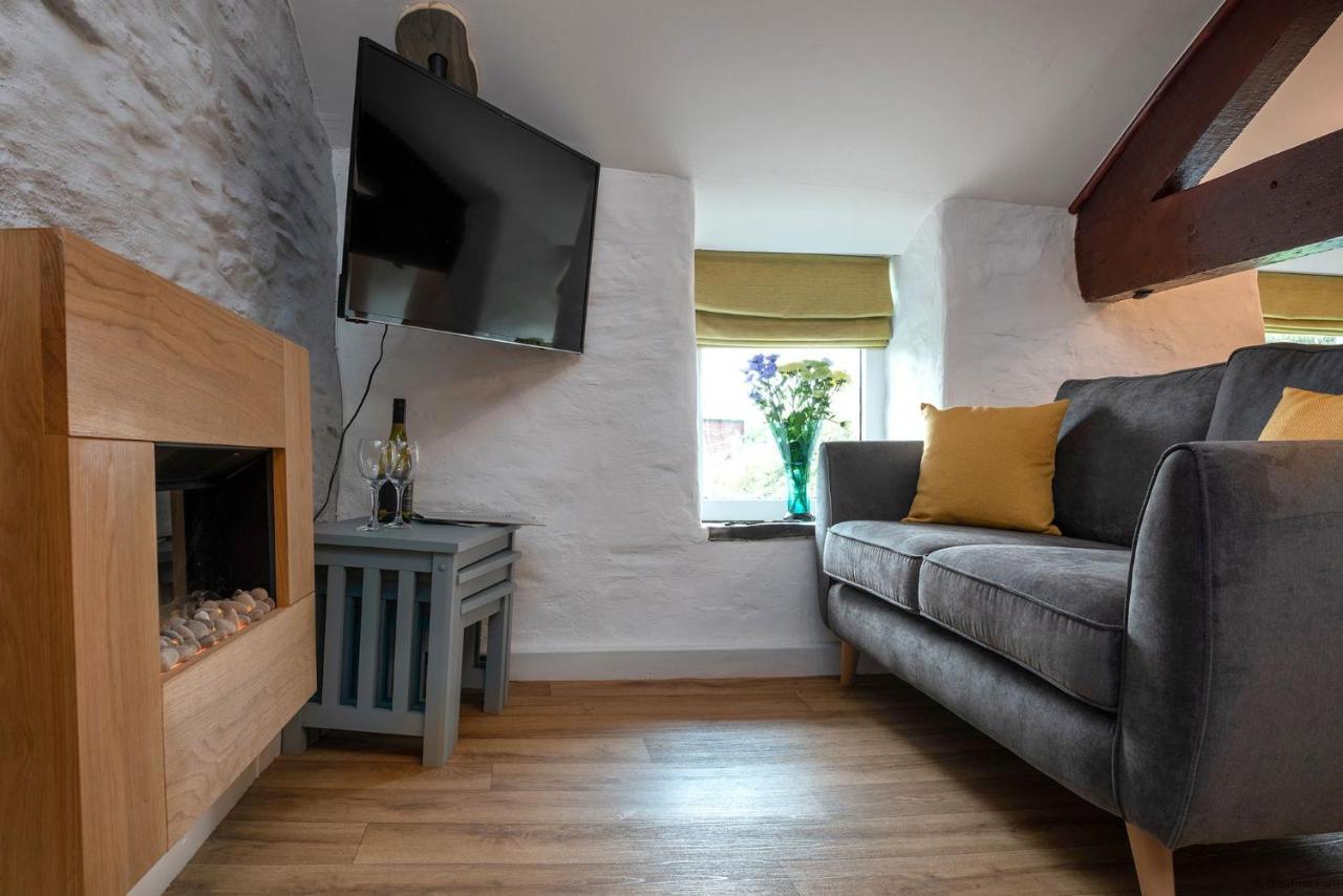 Dog Friendly Cottage, Geufron Farm Near Tywyn Bryn-crug エクステリア 写真