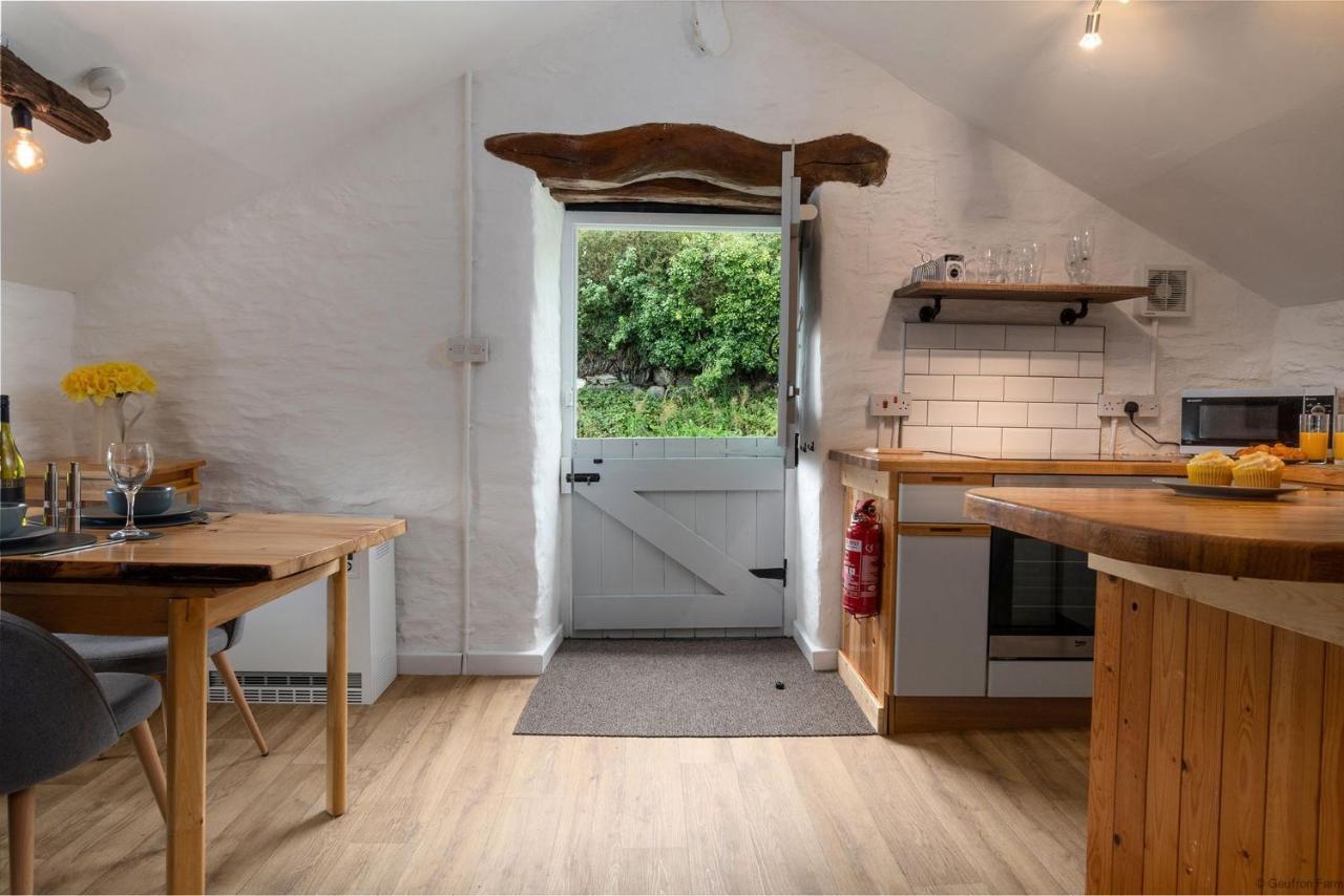 Dog Friendly Cottage, Geufron Farm Near Tywyn Bryn-crug エクステリア 写真