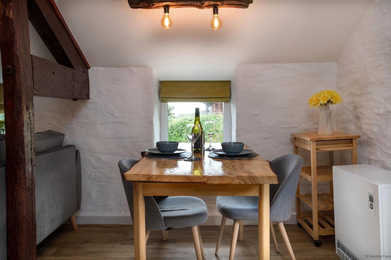 Dog Friendly Cottage, Geufron Farm Near Tywyn Bryn-crug エクステリア 写真