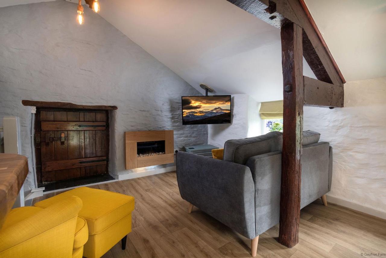 Dog Friendly Cottage, Geufron Farm Near Tywyn Bryn-crug エクステリア 写真